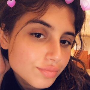 Meet your Posher, Dakota